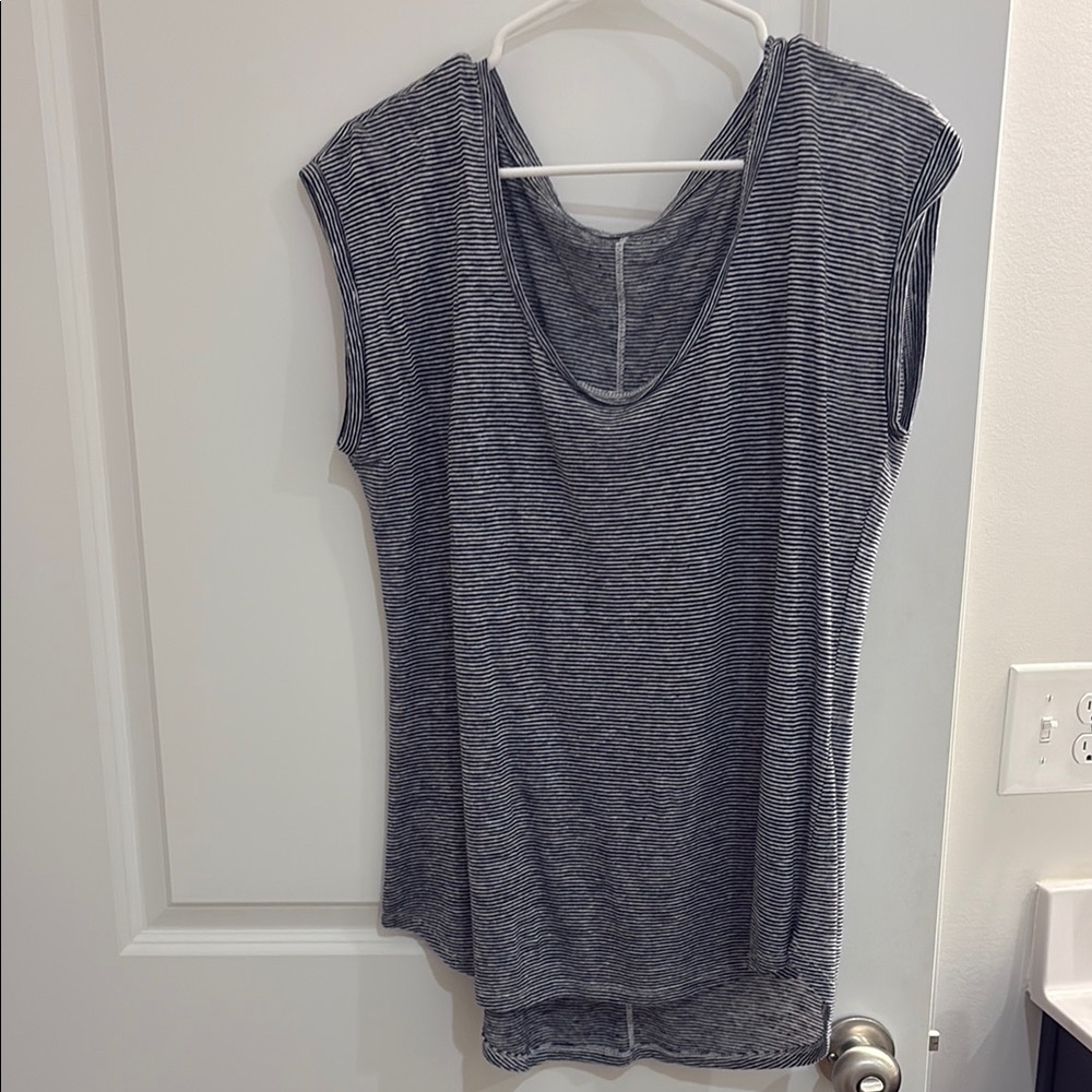 LOFT Gray Cap Sleeve Muscle Tee Relaxed Fit